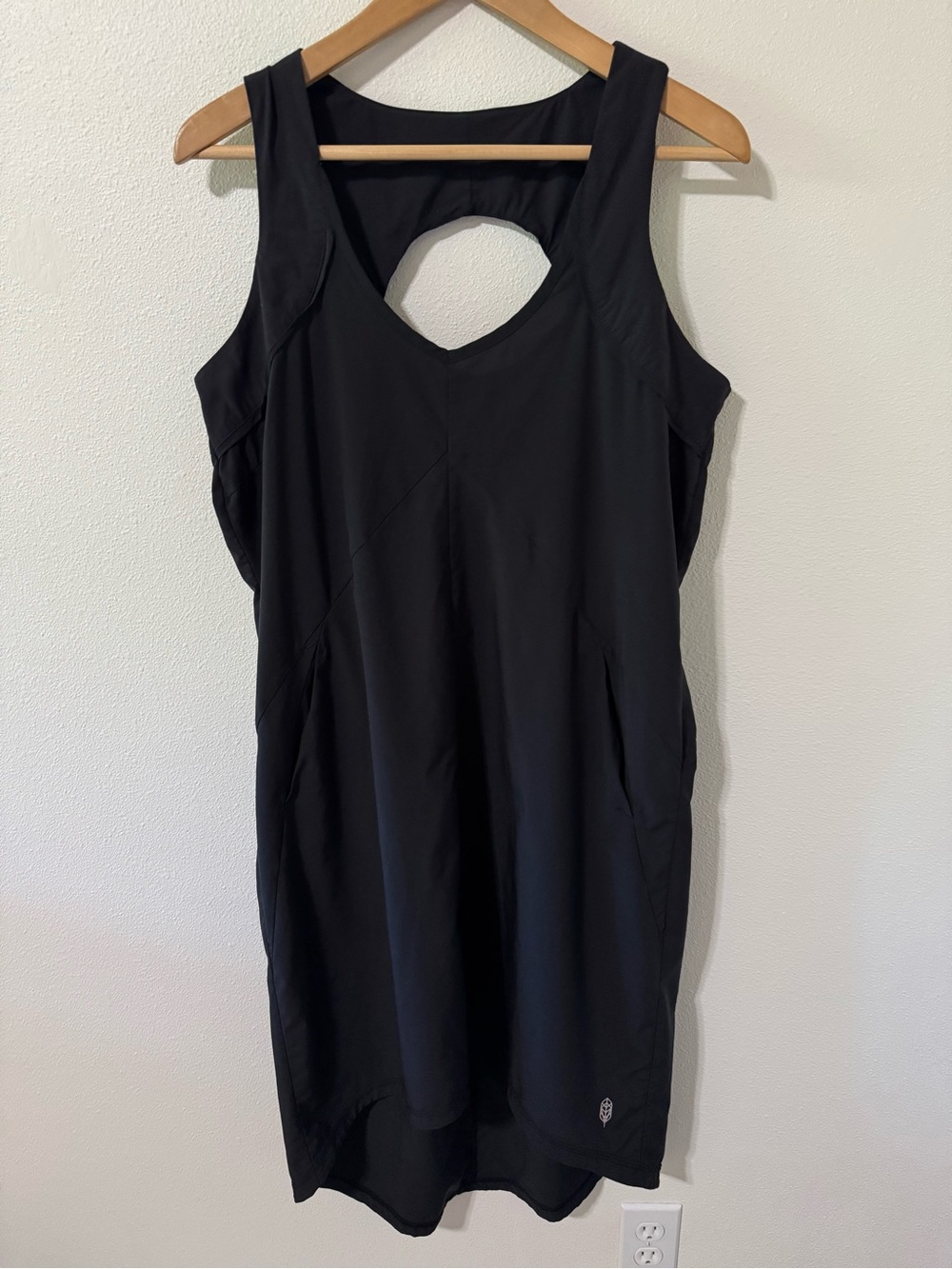 Indygena Sleeveless Activewear Dress Black High Low Hem Rear Keyhole Pockets-L